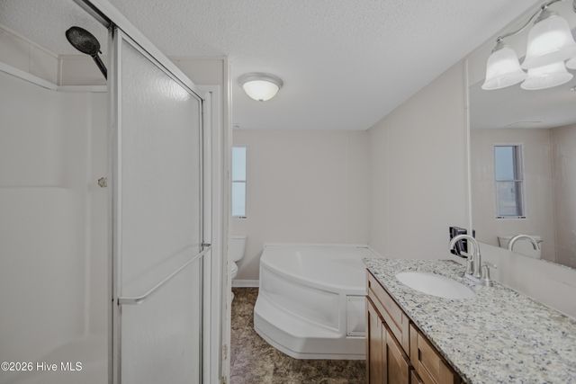 233 Castlebury Lane, Hubert, NC 28539