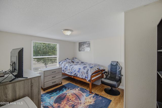 233 Castlebury Lane, Hubert, NC 28539