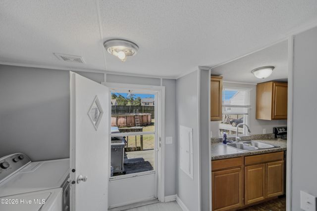 233 Castlebury Lane, Hubert, NC 28539