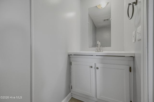 233 Castlebury Lane, Hubert, NC 28539