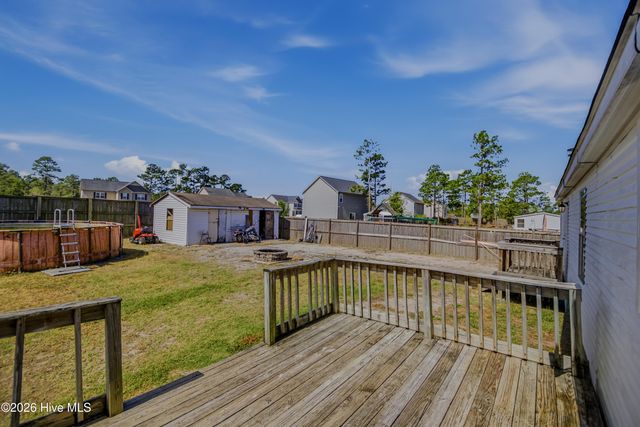 233 Castlebury Lane, Hubert, NC 28539