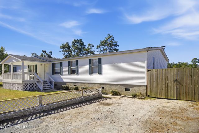 233 Castlebury Lane, Hubert, NC 28539