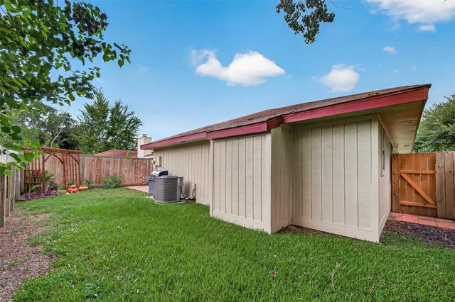 17519 Davenway Drive, Houston, TX 77084