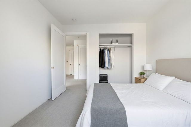 1035 Commonwealth Ave 504, Boston, MA 02215