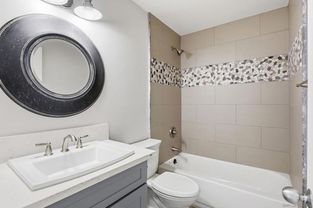 6907 Caminito Entrada, San Diego, CA 92119