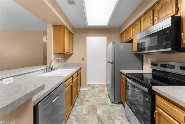 315 Gainsborough SQ, Chesapeake, VA 23320