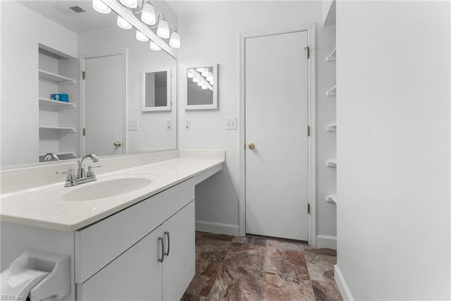 315 Gainsborough SQ, Chesapeake, VA 23320
