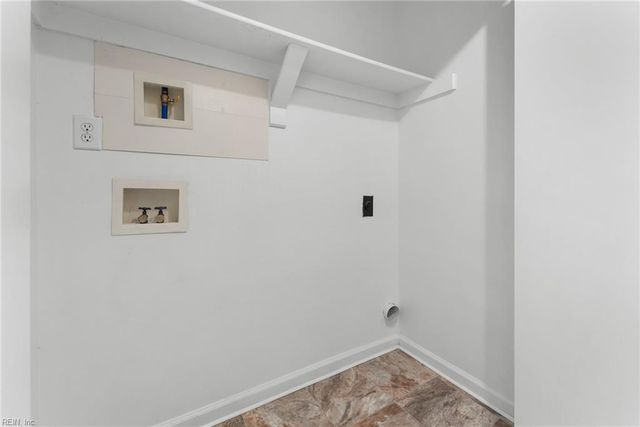 315 Gainsborough SQ, Chesapeake, VA 23320