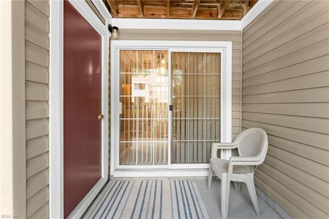 315 Gainsborough SQ, Chesapeake, VA 23320
