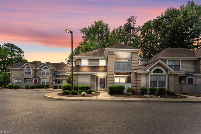 315 Gainsborough SQ, Chesapeake, VA 23320