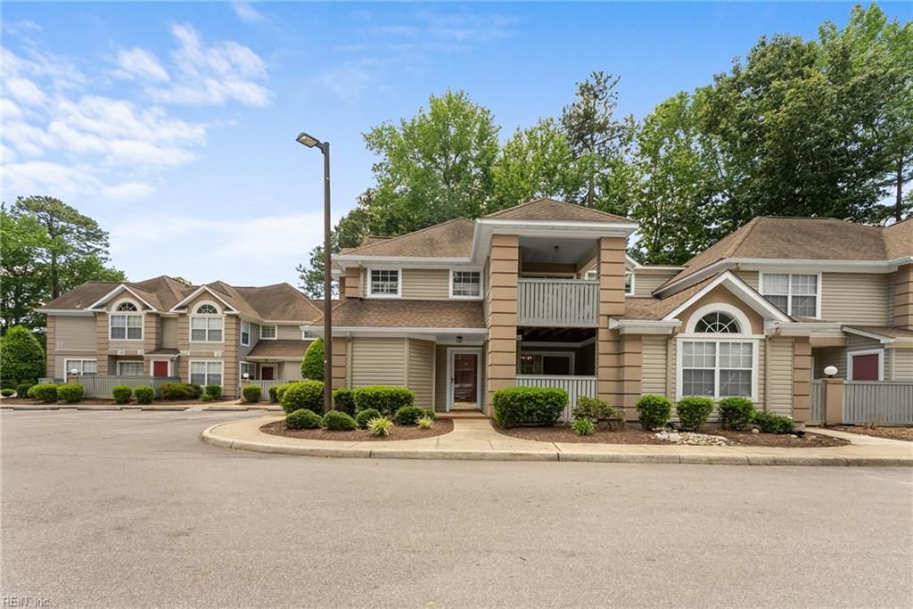 315 Gainsborough SQ, Chesapeake, VA 23320