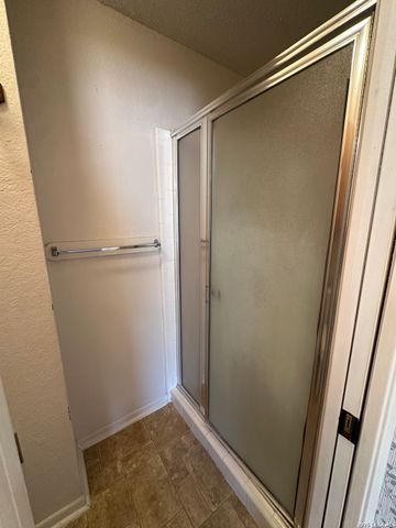 62 Oak Villa Rd F2, Canyon Lake, TX 78133