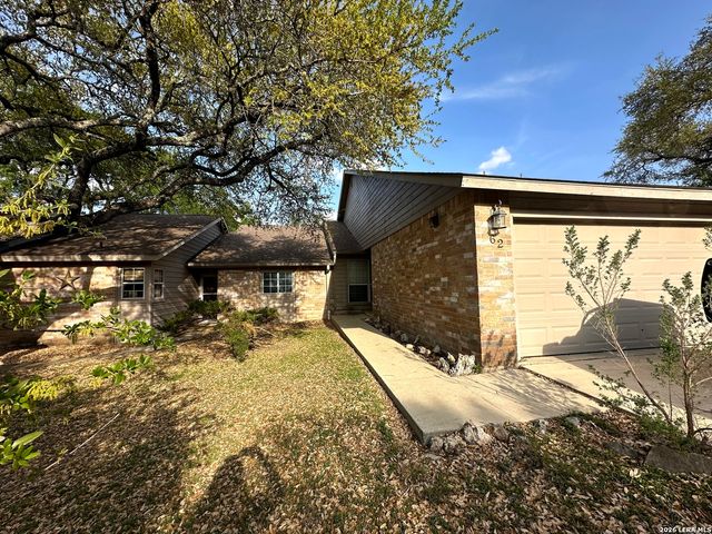 62 Oak Villa Rd F2, Canyon Lake, TX 78133
