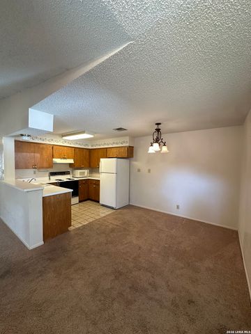 62 Oak Villa Rd F2, Canyon Lake, TX 78133