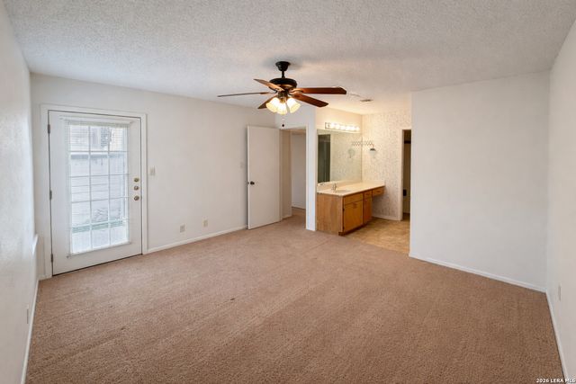 62 Oak Villa Rd F2, Canyon Lake, TX 78133