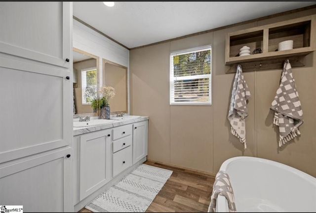 2578 John Dodd Road, Wellford, SC 29385