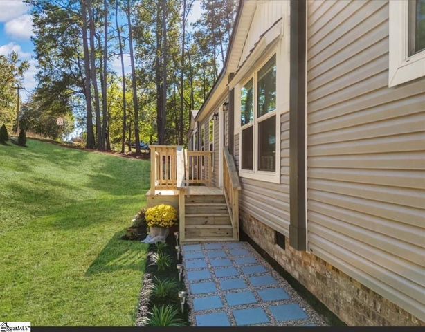 2578 John Dodd Road, Wellford, SC 29385