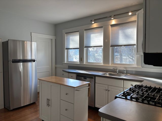 54-56 Farragut Ave. 2, Somerville, MA 02144