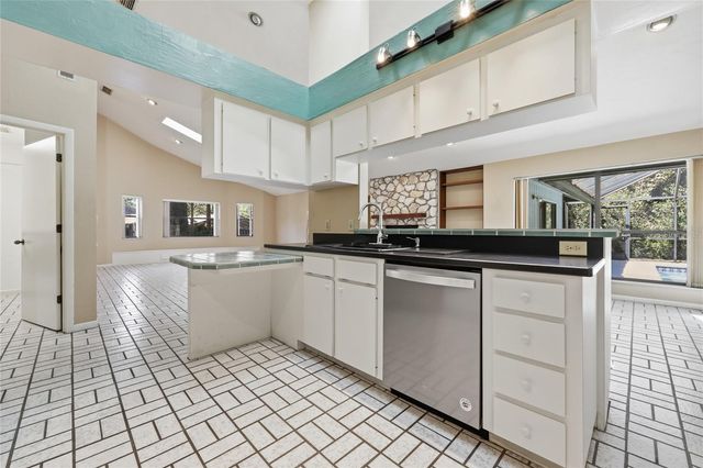 2408 NW 14TH PLACE, Gainesville, FL 32605