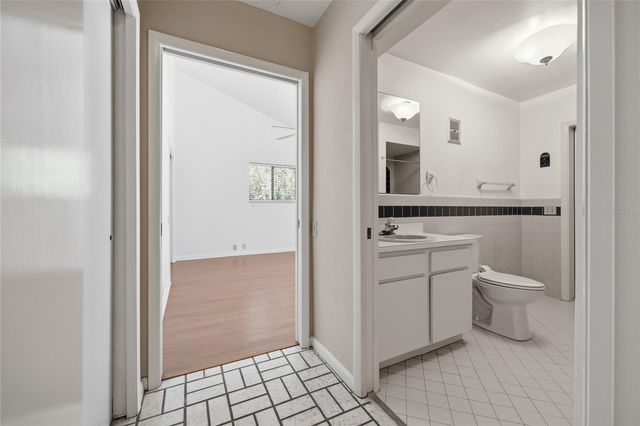 2408 NW 14TH PLACE, Gainesville, FL 32605