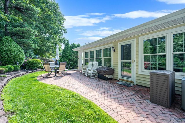 19 Sayville Court, Ridge, NY 11961