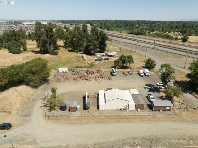 2002 KINTYRE St, Eugene, OR 97402