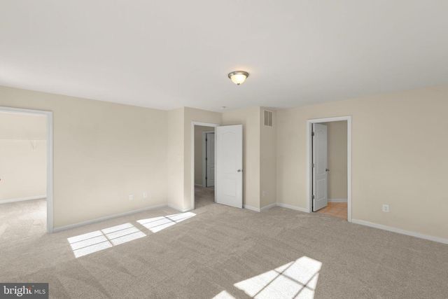 18 SUMMER GROVE DR, Kearneysville, WV 25430