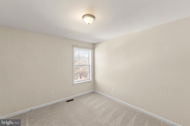 18 SUMMER GROVE DR, Kearneysville, WV 25430