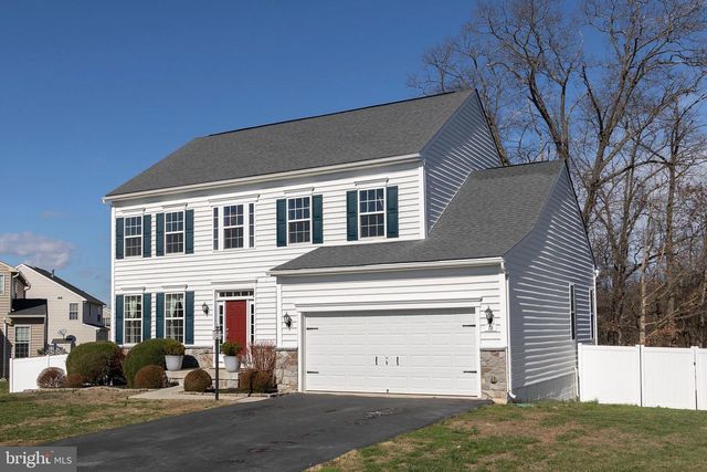 18 SUMMER GROVE DR, Kearneysville, WV 25430