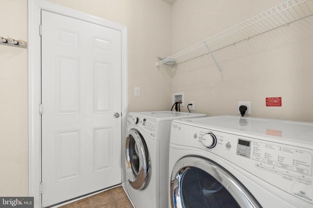 18 SUMMER GROVE DR, Kearneysville, WV 25430