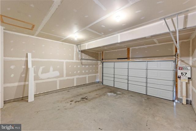 18 SUMMER GROVE DR, Kearneysville, WV 25430