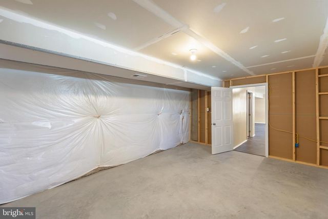 18 SUMMER GROVE DR, Kearneysville, WV 25430