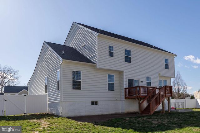 18 SUMMER GROVE DR, Kearneysville, WV 25430