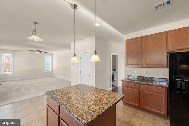 18 SUMMER GROVE DR, Kearneysville, WV 25430