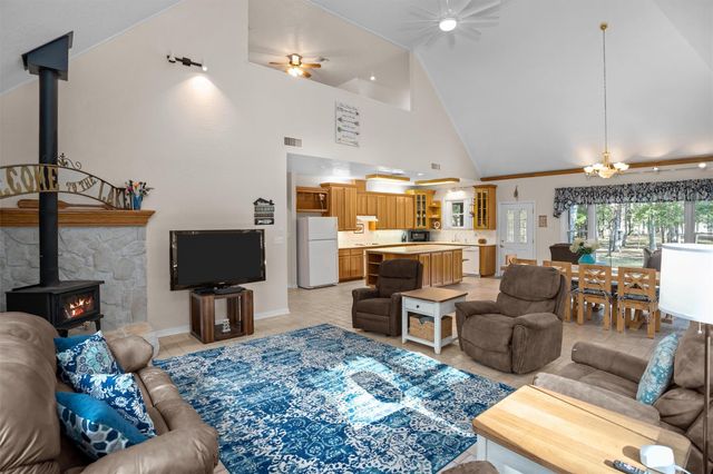 2846 Palo Gaucho Crossing, Hemphill, TX 75948