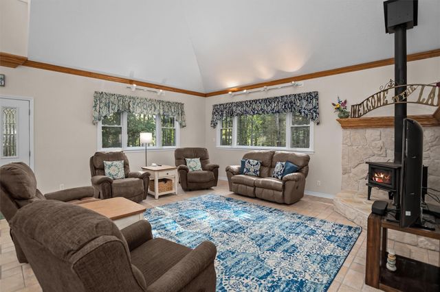 2846 Palo Gaucho Crossing, Hemphill, TX 75948