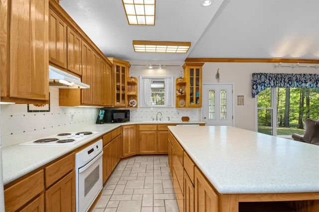 2846 Palo Gaucho Crossing, Hemphill, TX 75948