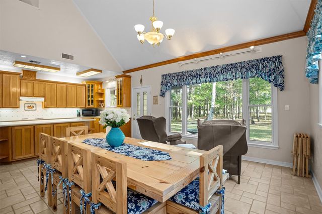 2846 Palo Gaucho Crossing, Hemphill, TX 75948