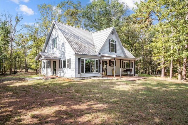 2846 Palo Gaucho Crossing, Hemphill, TX 75948