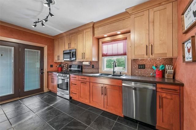 1806 7th Avenue SE, Cedar Rapids, IA 52403