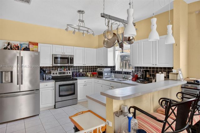 9002 SW 214th Ln, Cutler Bay, FL 33189