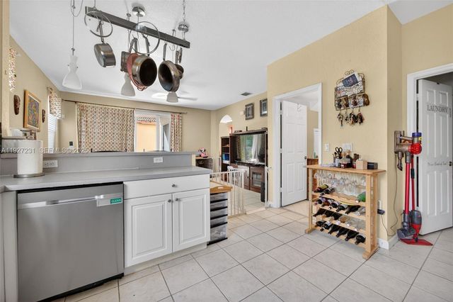 9002 SW 214th Ln, Cutler Bay, FL 33189