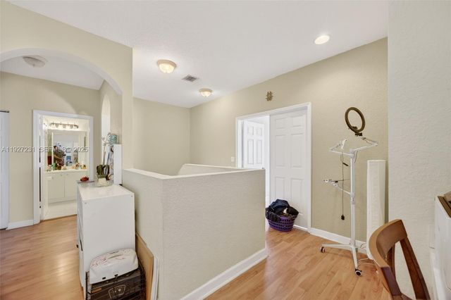 9002 SW 214th Ln, Cutler Bay, FL 33189