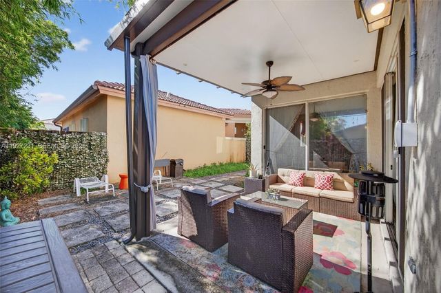 9002 SW 214th Ln, Cutler Bay, FL 33189