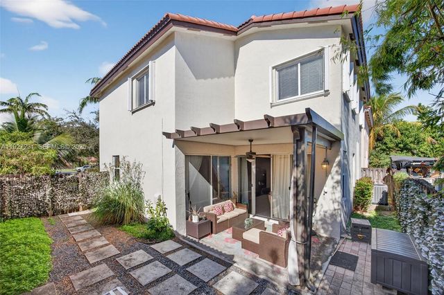 9002 SW 214th Ln, Cutler Bay, FL 33189