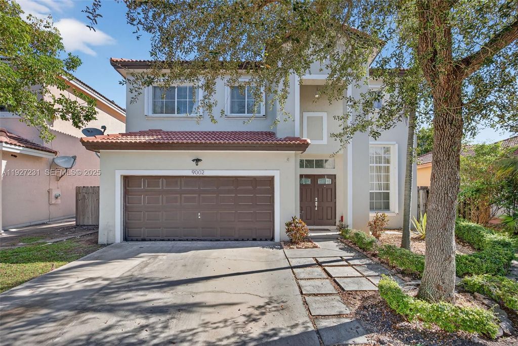 9002 SW 214th Ln, Cutler Bay, FL 33189