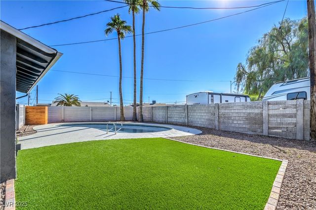 3114 Scarlet Oak Avenue, Las Vegas, NV 89104