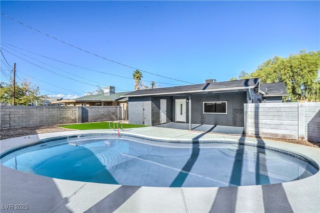 3114 Scarlet Oak Avenue, Las Vegas, NV 89104