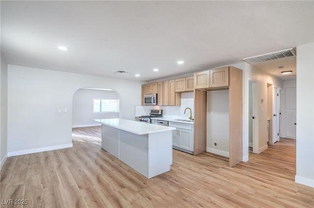 3114 Scarlet Oak Avenue, Las Vegas, NV 89104