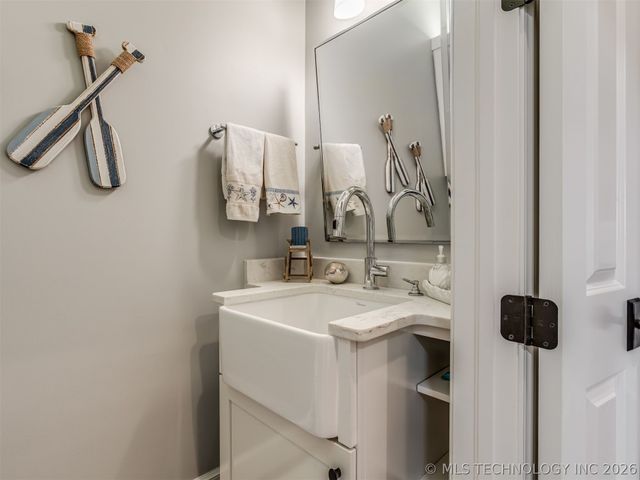 30 Park Street C, Carlton Landing, OK 74432